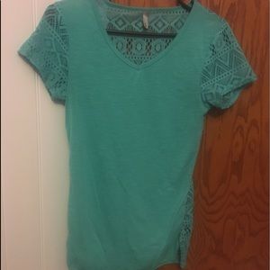 Vanity size small womens. Light green w lace